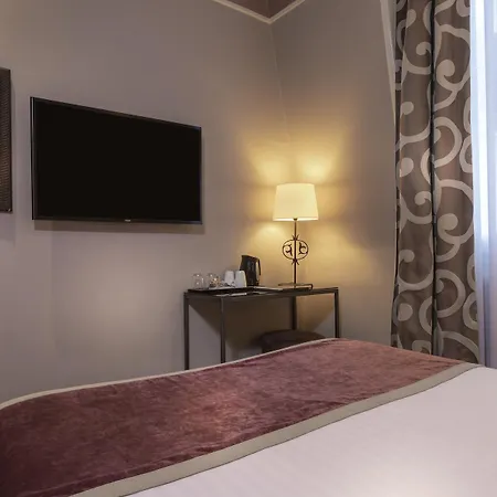 Du Bois Champs-elysees Hotell 3*