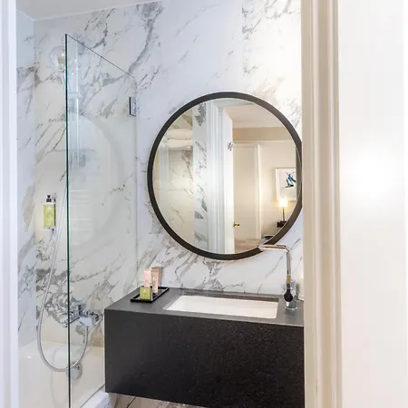 Du Bois Champs-elysées Hotel