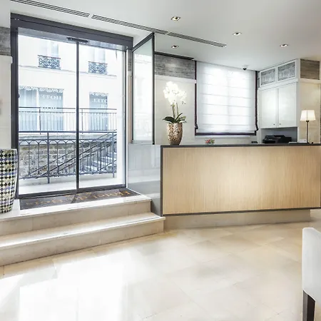 オテル デュ ボワ シャンゼリゼ 3* パリ