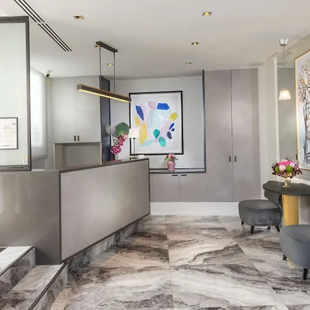 ホテル オテル デュ ボワ シャンゼリゼ パリ