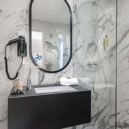 Du Bois Champs-elysées Hotel 3*