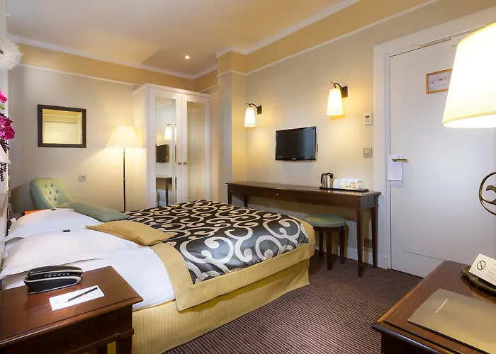 Du Bois Champs-elysees Otel
