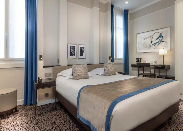 Du Bois Champs-elysées Hotel