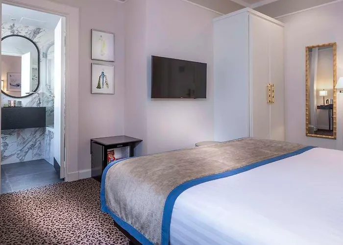 Du Bois Champs-elysees Otel 3*